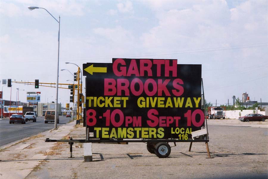 Garth sign, Sep 1998