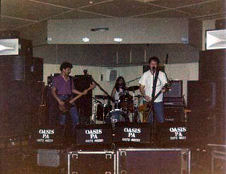 Hüsker Dü, Stow Hill Labour Club, Newport, Wales, 23 Sep 1985 (soundcheck)