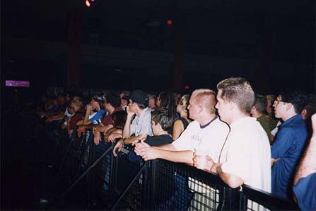 Audience awaits, Milwaukee WI, 15 Sep 1998