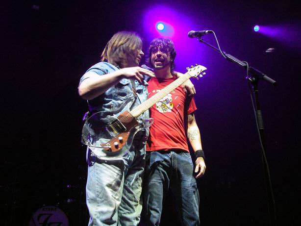 Grant Hart (guest with Foo Fighters) @ Roy Wilkins Auditorium, St Paul MN, 12 Jul 2003