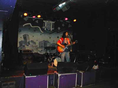 Grant Hart, 31 Jul 2005 (reaching for towel)