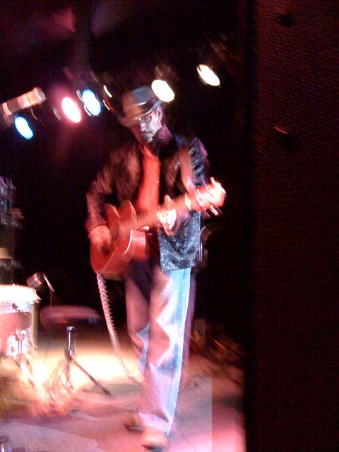 Greg Norton @ The Waiting Room, Omaha NE, 16 May 2009