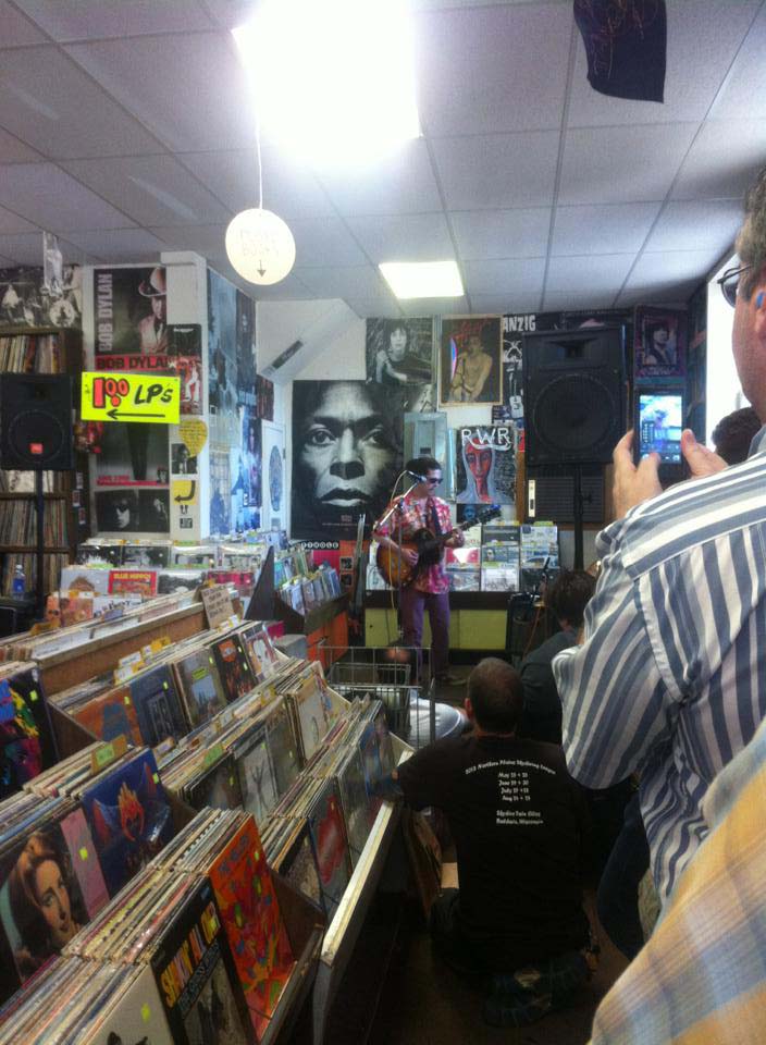 Grant Hart @ Treehouse Records (instore), Minneapolis MN, 17 Aug 2013