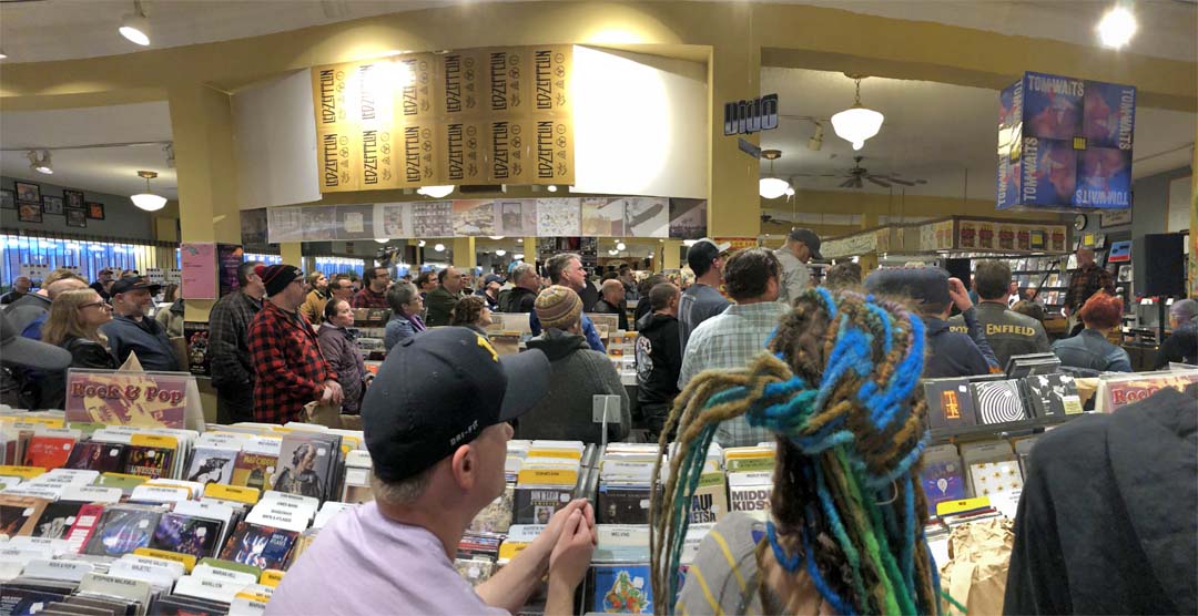 Bob Mould @ Electric Fetus Records, Minneapolis MN, 28 Mar 2019