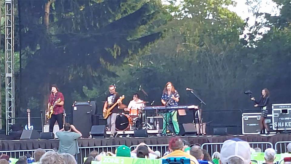 Greg Norton (guest with Posies) @ Woodland Park Zoo, Seattle WA, 18 Jul 2021