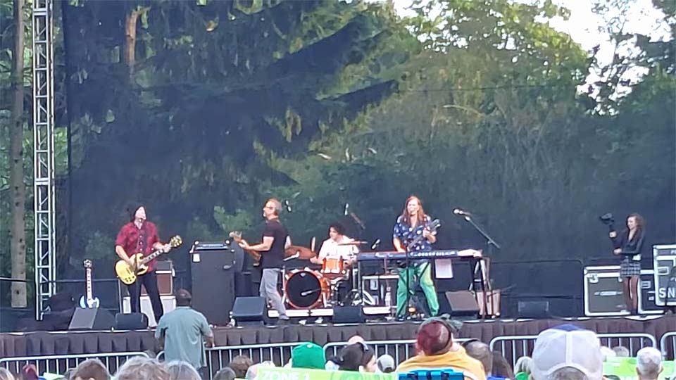 Greg Norton (guest with Posies) @ Woodland Park Zoo, Seattle WA, 18 Jul 2021