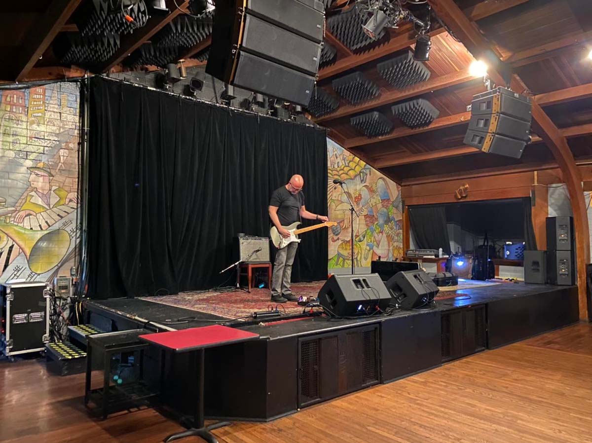 Bob Mould @ Felton Music Hall, Felton CA, 09 Apr 2022